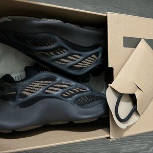 Yeezy v3 700 clay brown